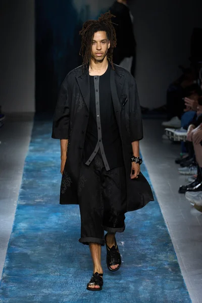 Look 27
